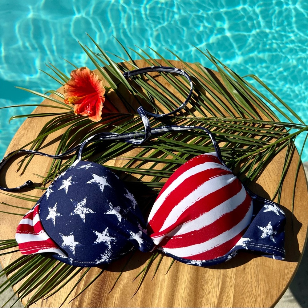❌SOLD❌ Xhilaration Stars & Stripes Underwire Bikini Top, Red White Blue, L - Picture 3 of 17